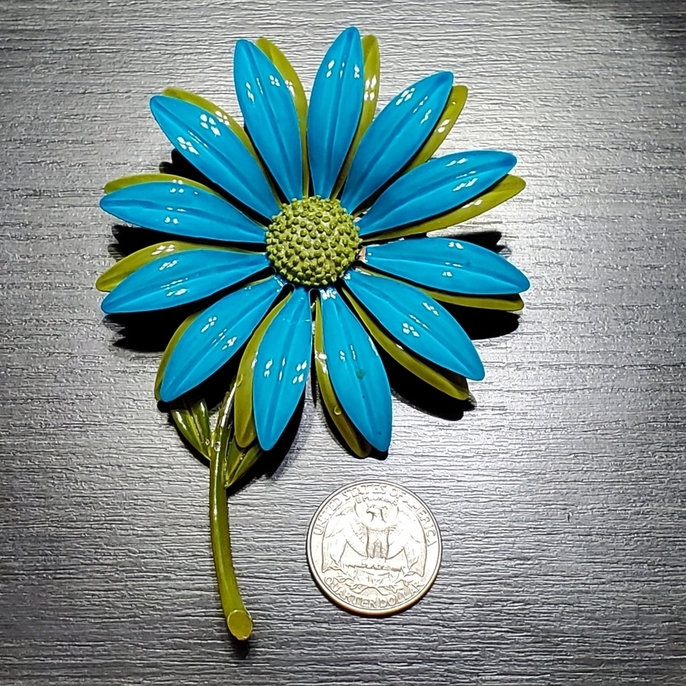 Vintage Blue Green Daisy Flower Brooch Gerber Floral Enamel Medal Pin Lapel Gard